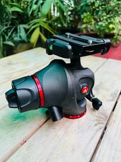 Manfrotto MH055M8-Q5 Photo/ Video Fluid head