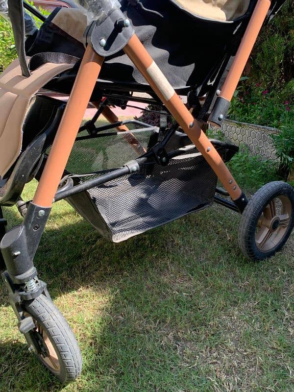 Branded pram 5