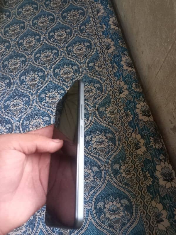 vivo y 17s 6/128 urgent sale 5