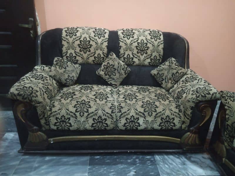 lakrii Sofa two seatar 1