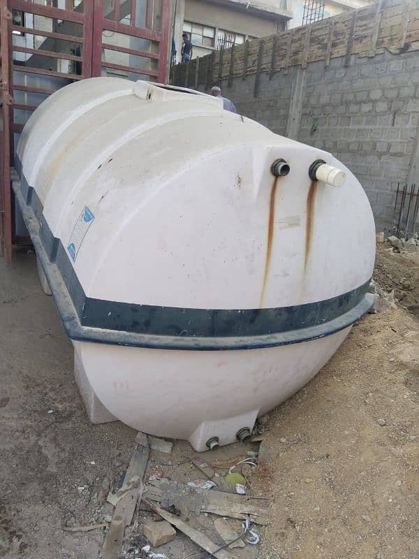 water Tank total pis 5000 le    q700 2