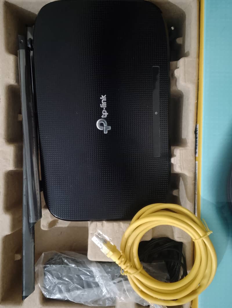 I am selling my WiFi router model TP-Link TL-WR940N. 1