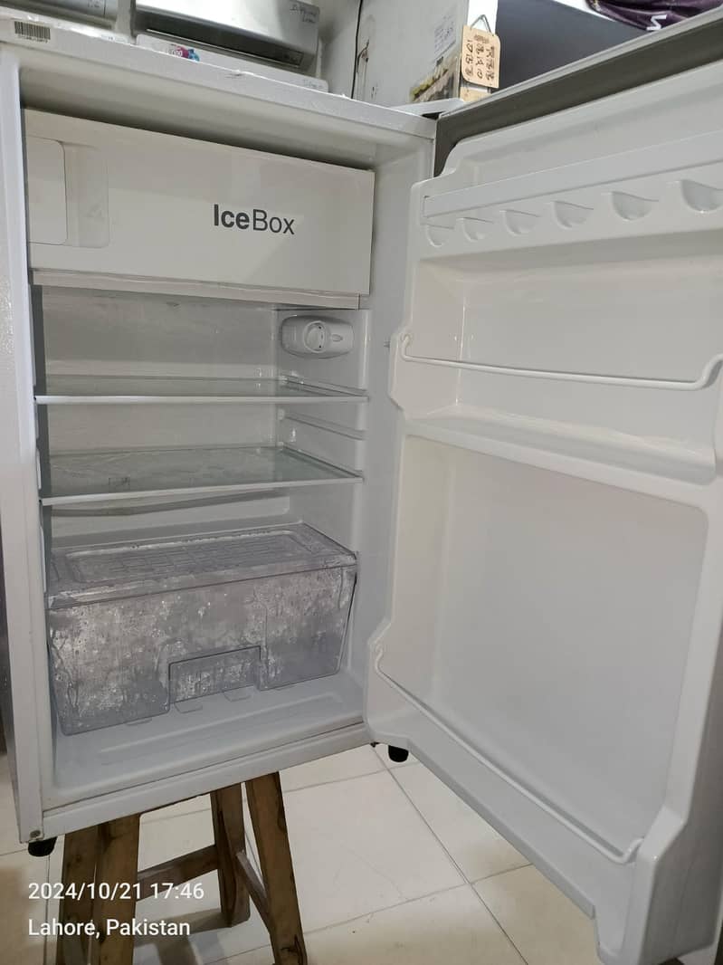 Dawlance fridge Room size with card  (0306=4462/443) fitooset 3