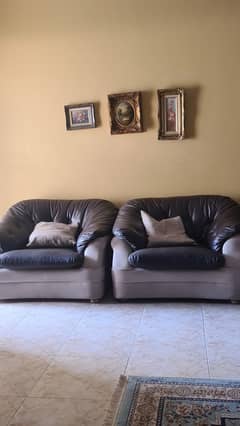 5 seater raxine sofa set used 0