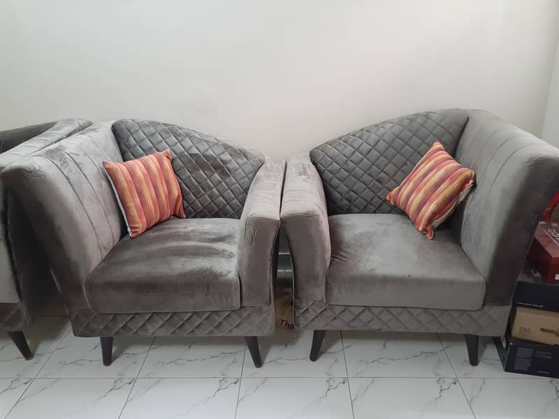 7 Seater Sofa Set - Just like new 4