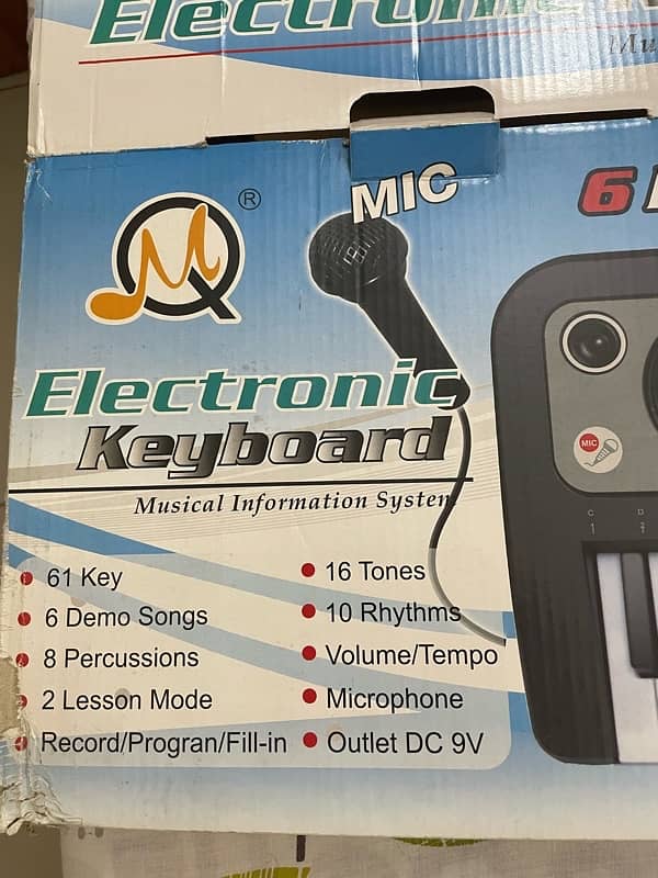 Electronic Keyboard/Piano 1