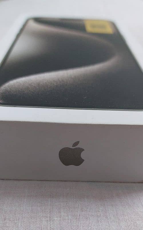 IPhone 15 Pro Max 256GB Natural Titanium 100% BH  (Physical + Esim) 3