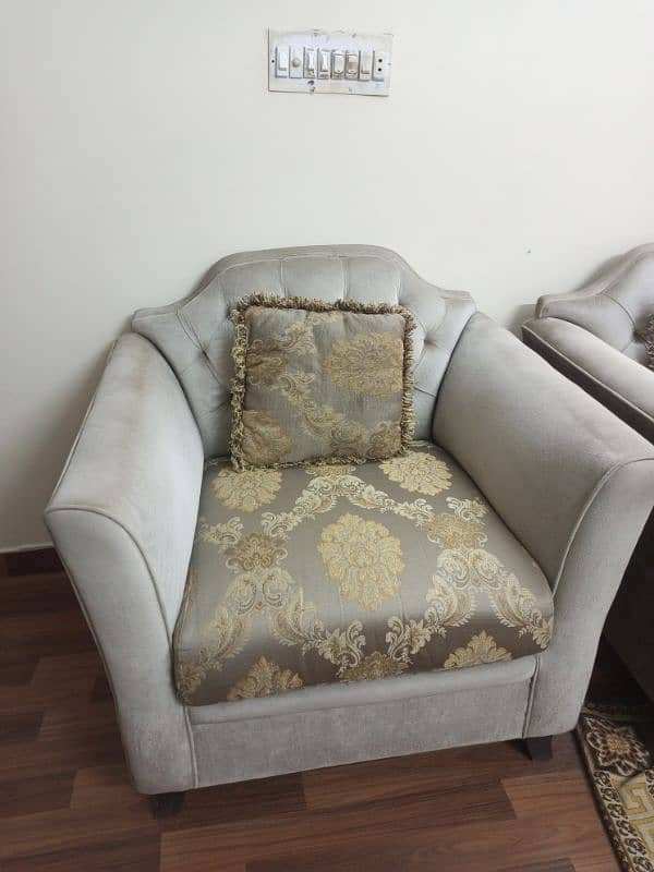 5 seater sofa set & table for sale 0