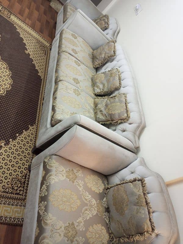 5 seater sofa set & table for sale 3