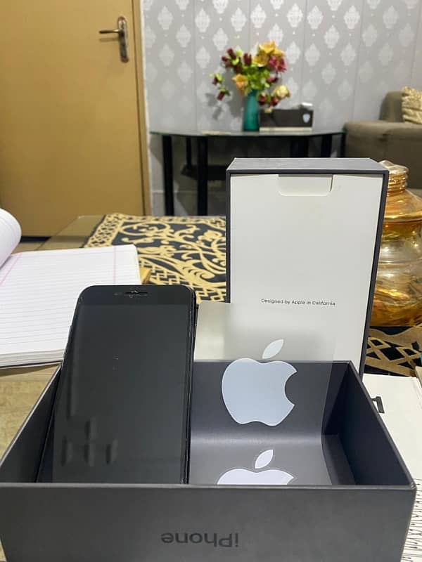 Iphone 8 plus 64gb pta approved 2