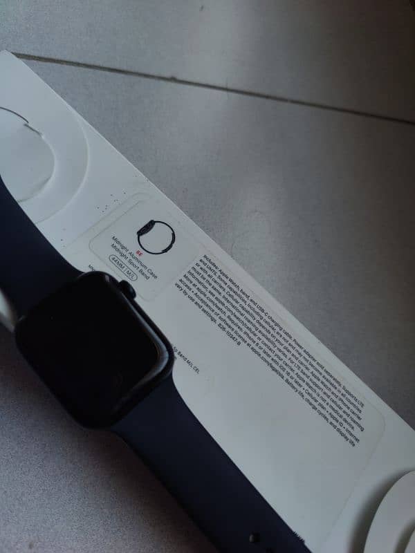 ORIGINAL APPLE WATCH SE 2ND EDITION, CELLULAR, 44MM, MID NIGHT 8