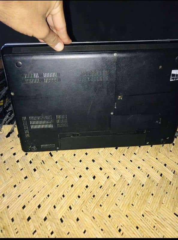 Lenovo Thinkpad AMD A-4500 with 4th generation processor 1