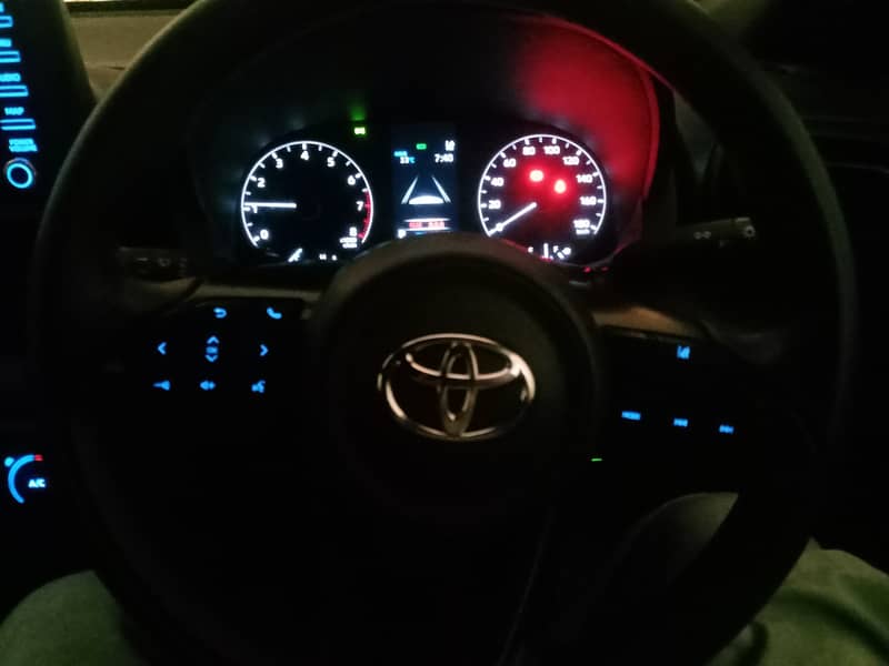 Toyota Yaris 2021 X Push start 5