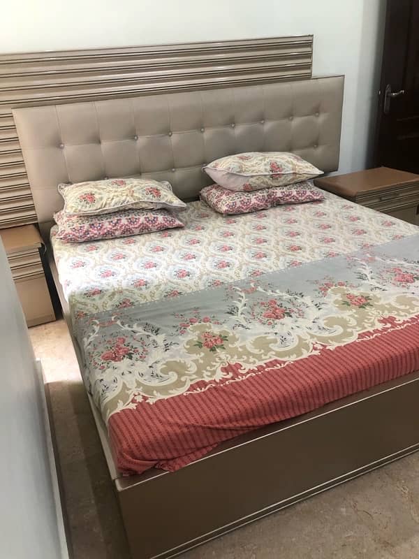 chinioti bed set with side tables and dressing table 9