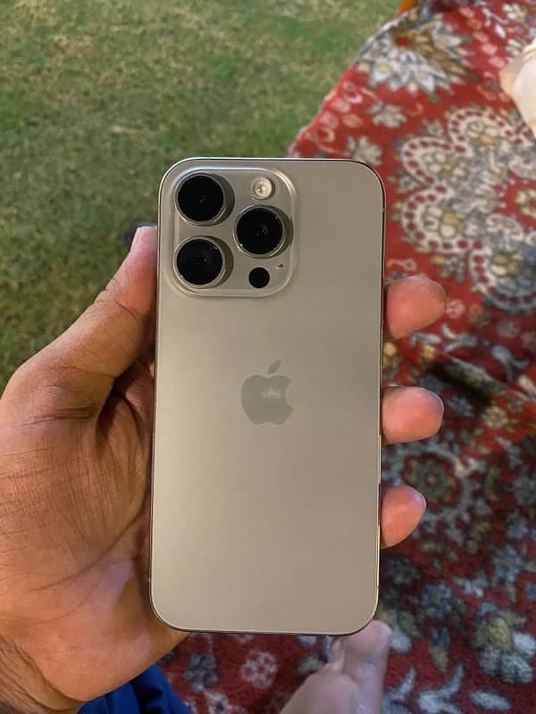 IPHONE 15 PRO 256gb 4