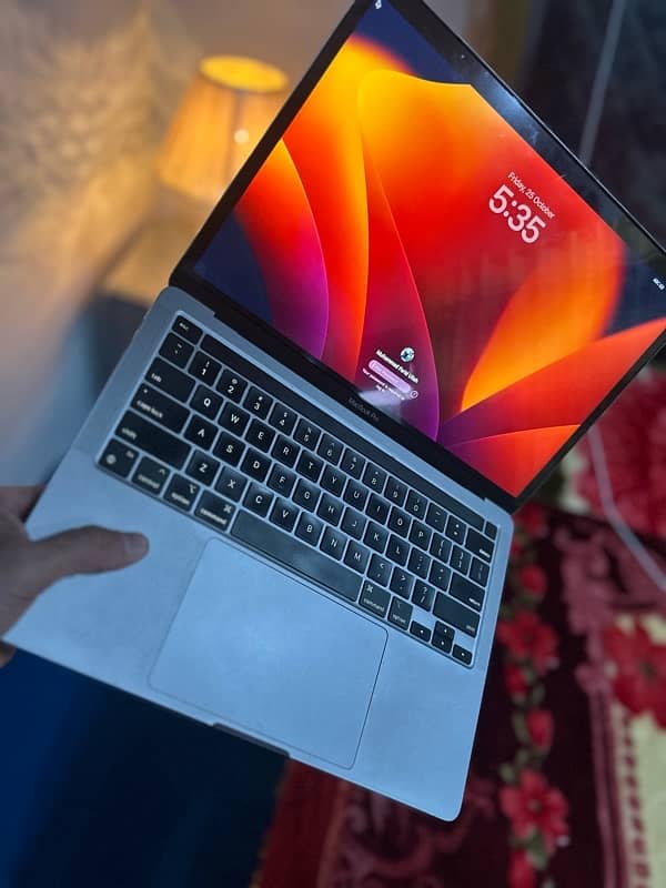 First owner MacBook Pro m1 2020 7