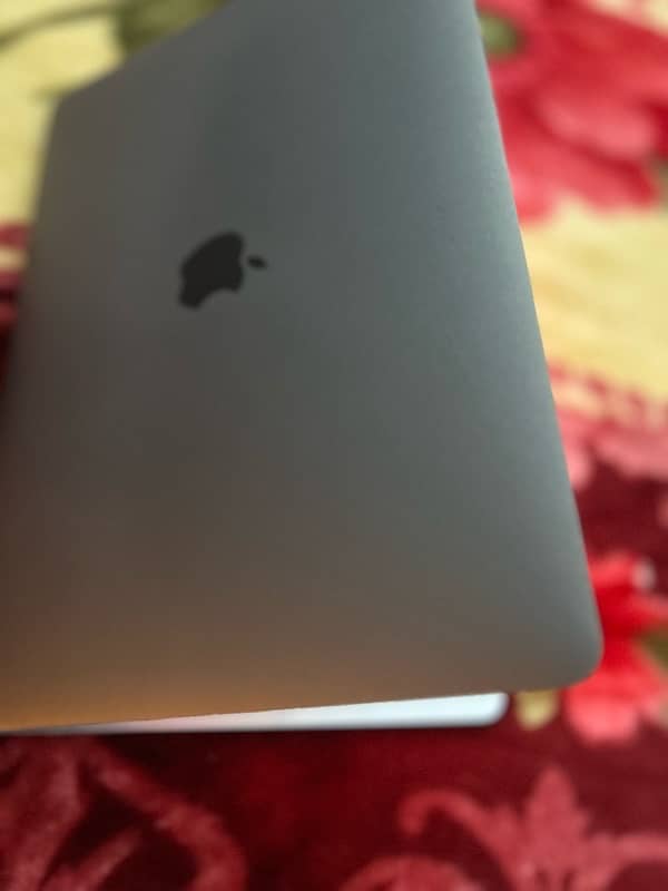 First owner MacBook Pro m1 2020 8