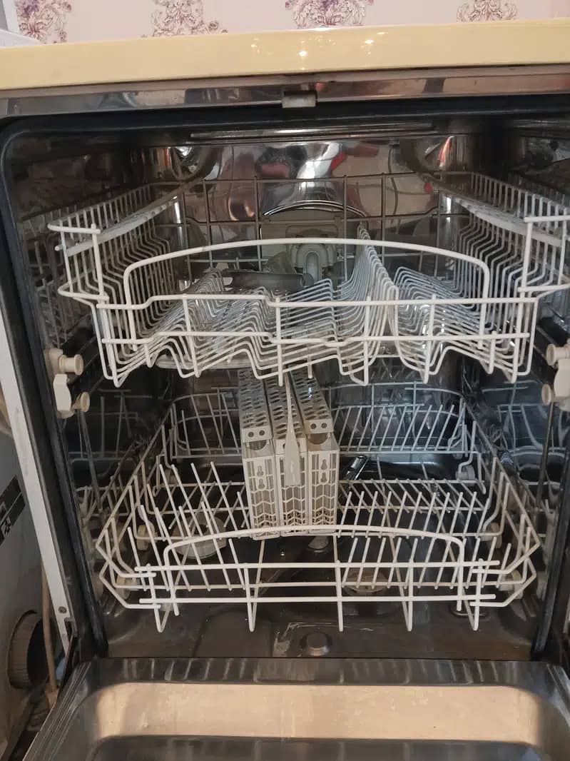 Dishwasher just like New 1