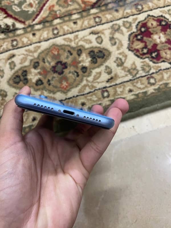 iPhone Xr 64gb dual sim PTA approved urgent sale (price negotiable) 4