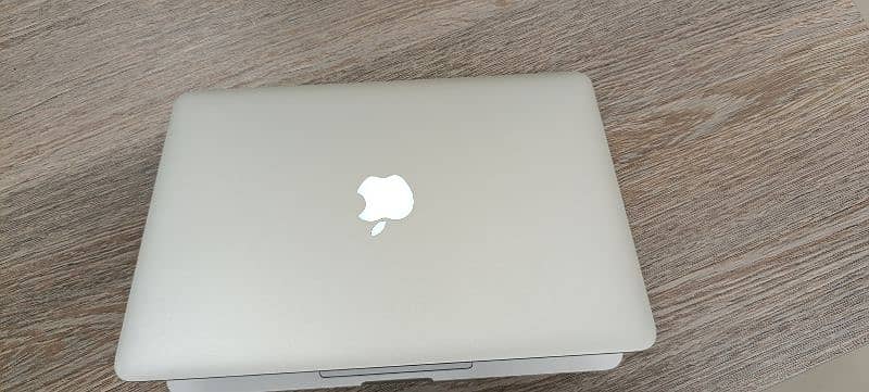 MacBook Pro 2015 - i5 Apple Macbook 8