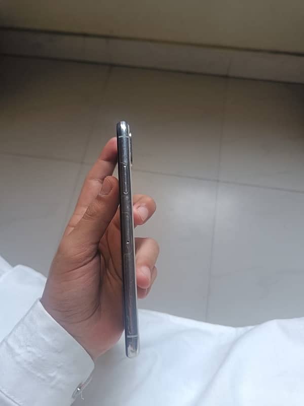 Iphone Xs 256gb pta approved 10/10 condition 3