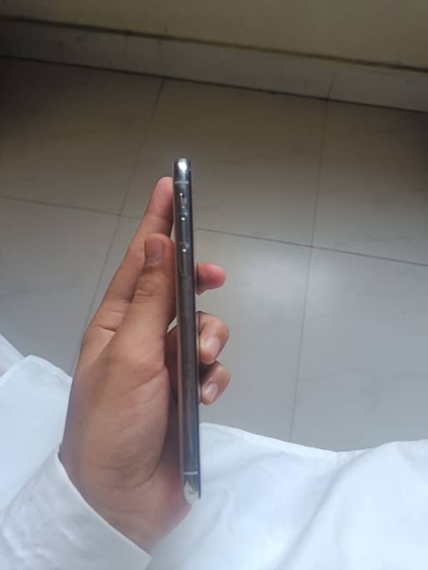 Iphone Xs 256gb pta approved 10/10 condition 4