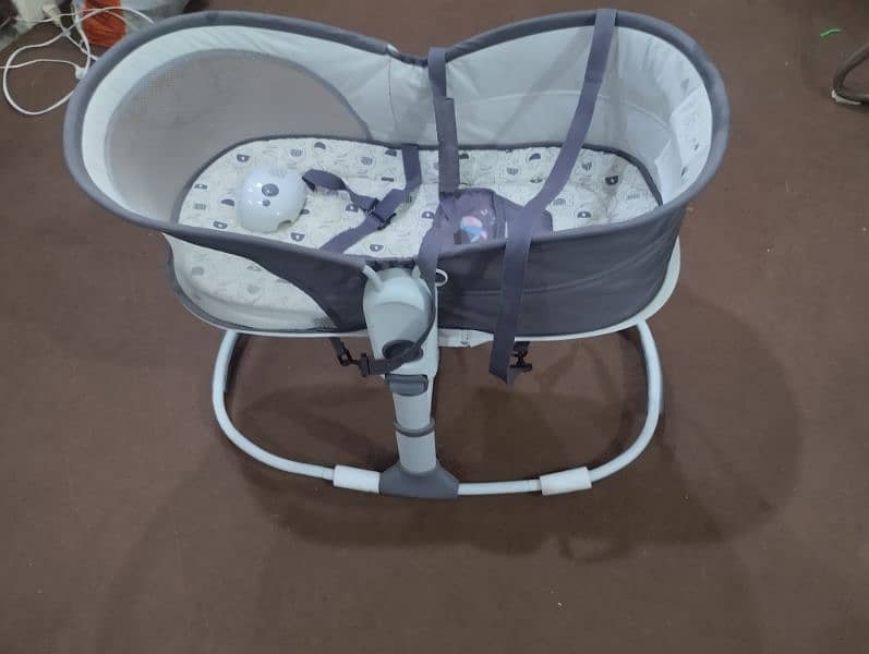 Mastela 6 In1 Deluxe Multi-Functional Bassinet 2