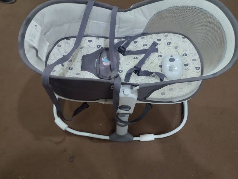 Mastela 6 In1 Deluxe Multi-Functional Bassinet 3