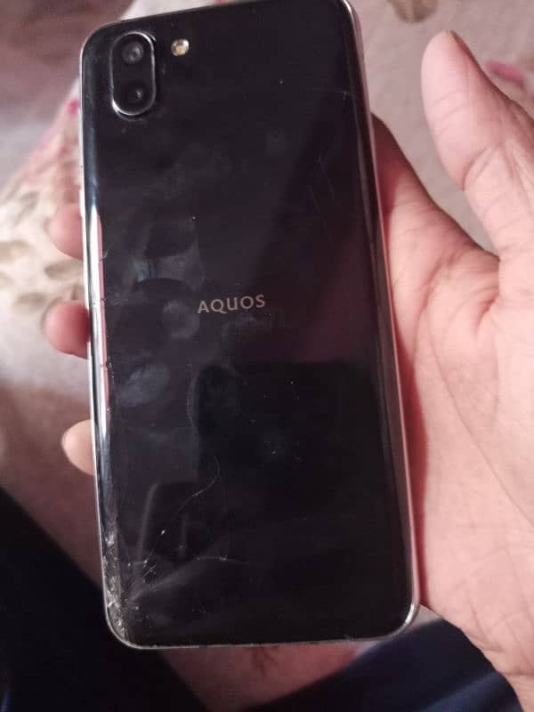 Sharp Aquos R2 8