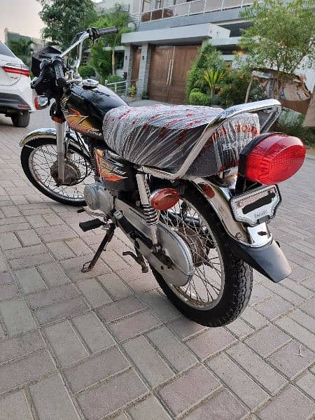 Honda CG125 Black. Excellent Condition 5