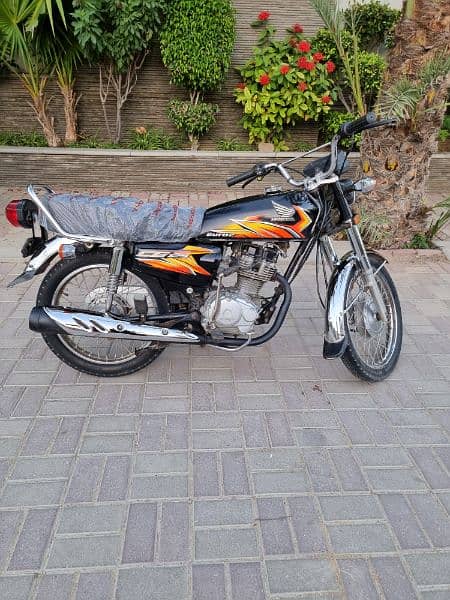 Honda CG125 Black. Excellent Condition 7