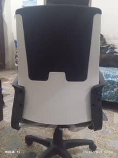 Good quality and comfortable gaming chair/ office chair 0