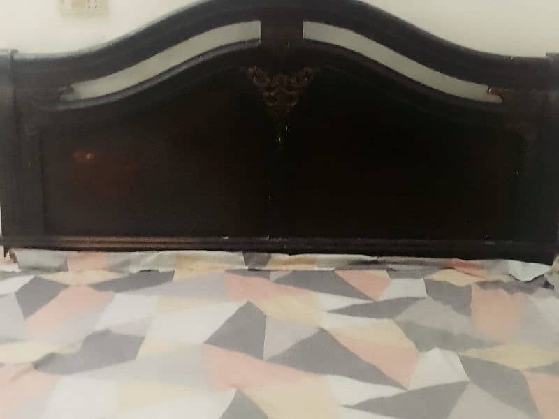 bed dressing and side tables for sale 6