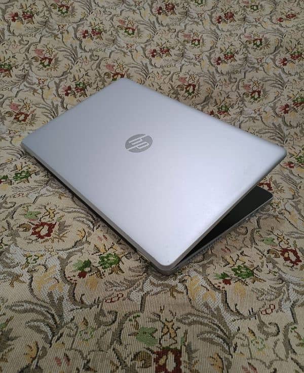 Hp C-i5-7th Gen 8GB RAM 128GB SSD+512GB HHD Radeon 2GB Graphics Card 2