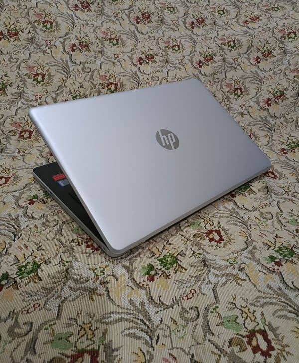 Hp C-i5-7th Gen 8GB RAM 128GB SSD+512GB HHD Radeon 2GB Graphics Card 15