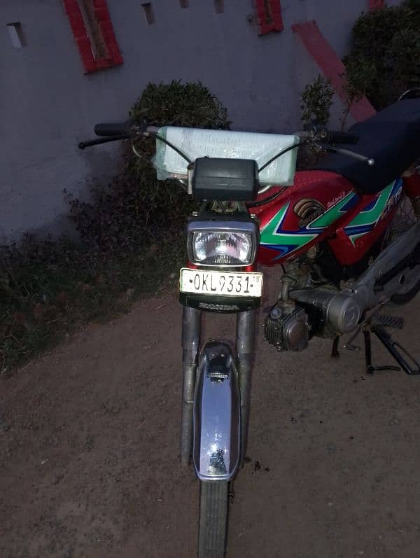 urgent sale bike engine 100 /ok ha koi masla nai bike ko 4