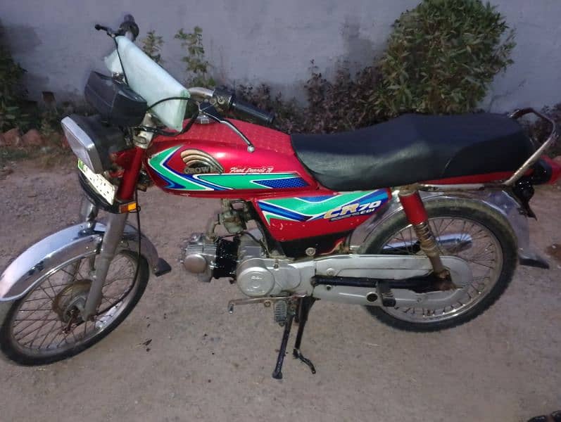 urgent sale bike engine 100 /ok ha koi masla nai bike ko 5