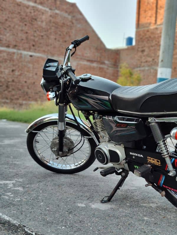 Honda cg 125 2023 model black color 2