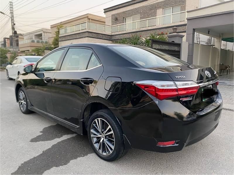 Toyota Corolla Altis 2018 4