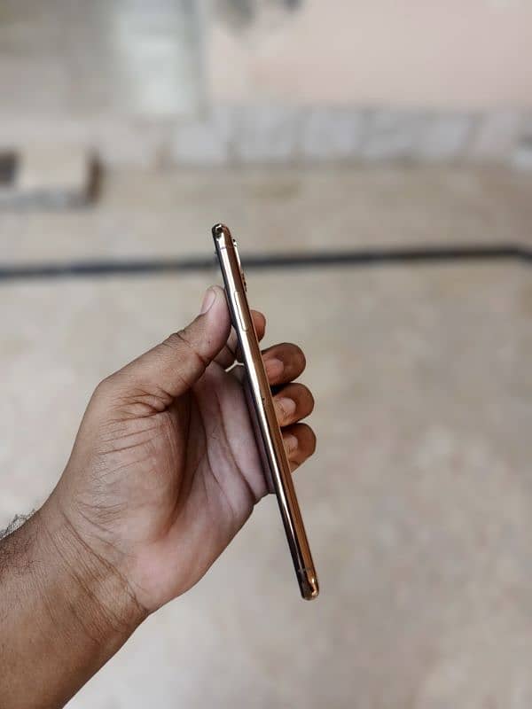 I Phone Xs Max 64Gb Non pta Factory unlocked 2