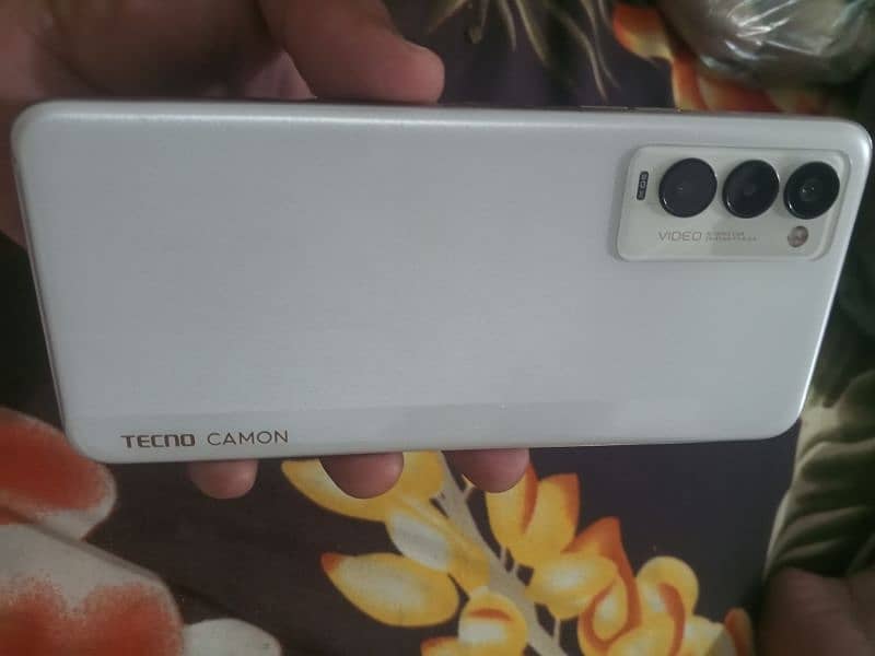 Tecno camon18p 8/128 g 99 porsesar 2