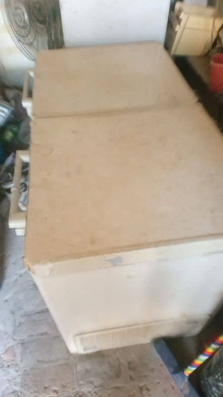 D freezer good condition 1