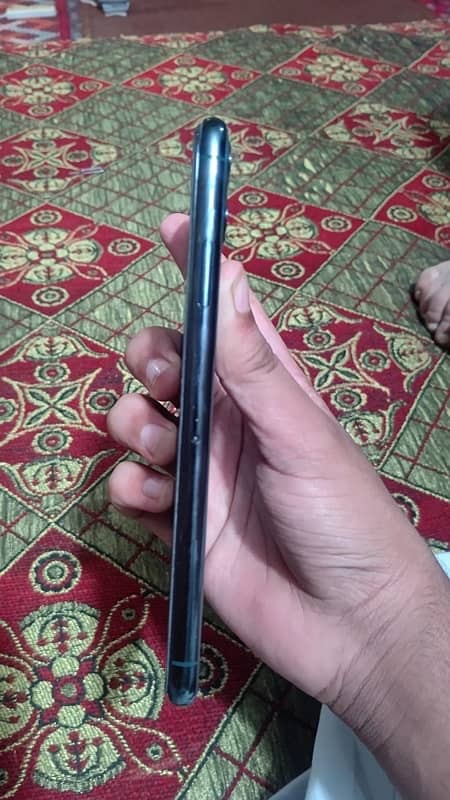 iPhone 11 Pro Max 64 gb non pta  orignal sacreen orignal panel 2