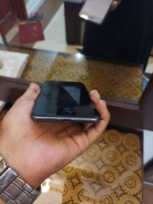 iPhone 8 plus non PTA 2