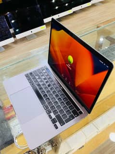 Used 2020 Apple MacBook Pro with Apple M1 chip (13-inch, 8GB ram)