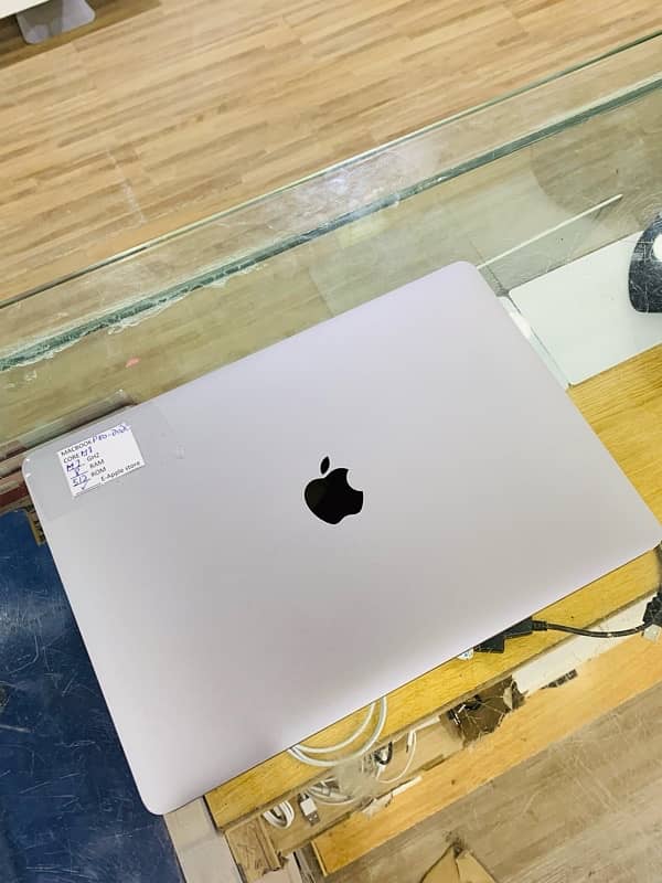 Used 2020 Apple MacBook Pro with Apple M1 chip (13-inch, 8GB ram) 2