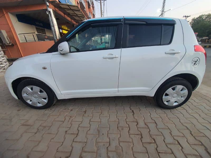 Suzuki Swift 2013 in brand new condition Urgently sale 2