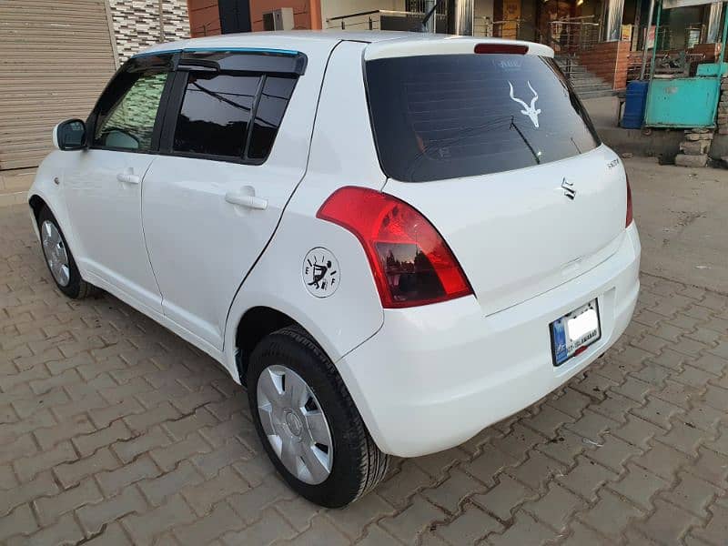 Suzuki Swift 2013 in brand new condition Urgently sale 3