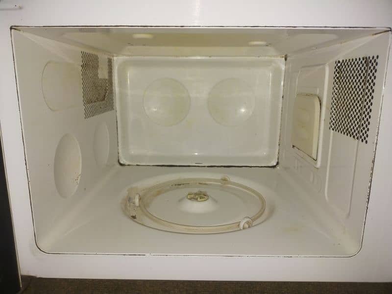 Dawlance microwave oven 1