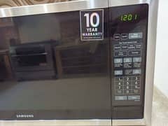 Samsung microwave large size 56 lit in excellent condition 0